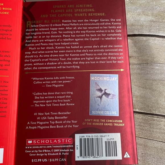 Assorted Book Bundle - Picture 5 of 5